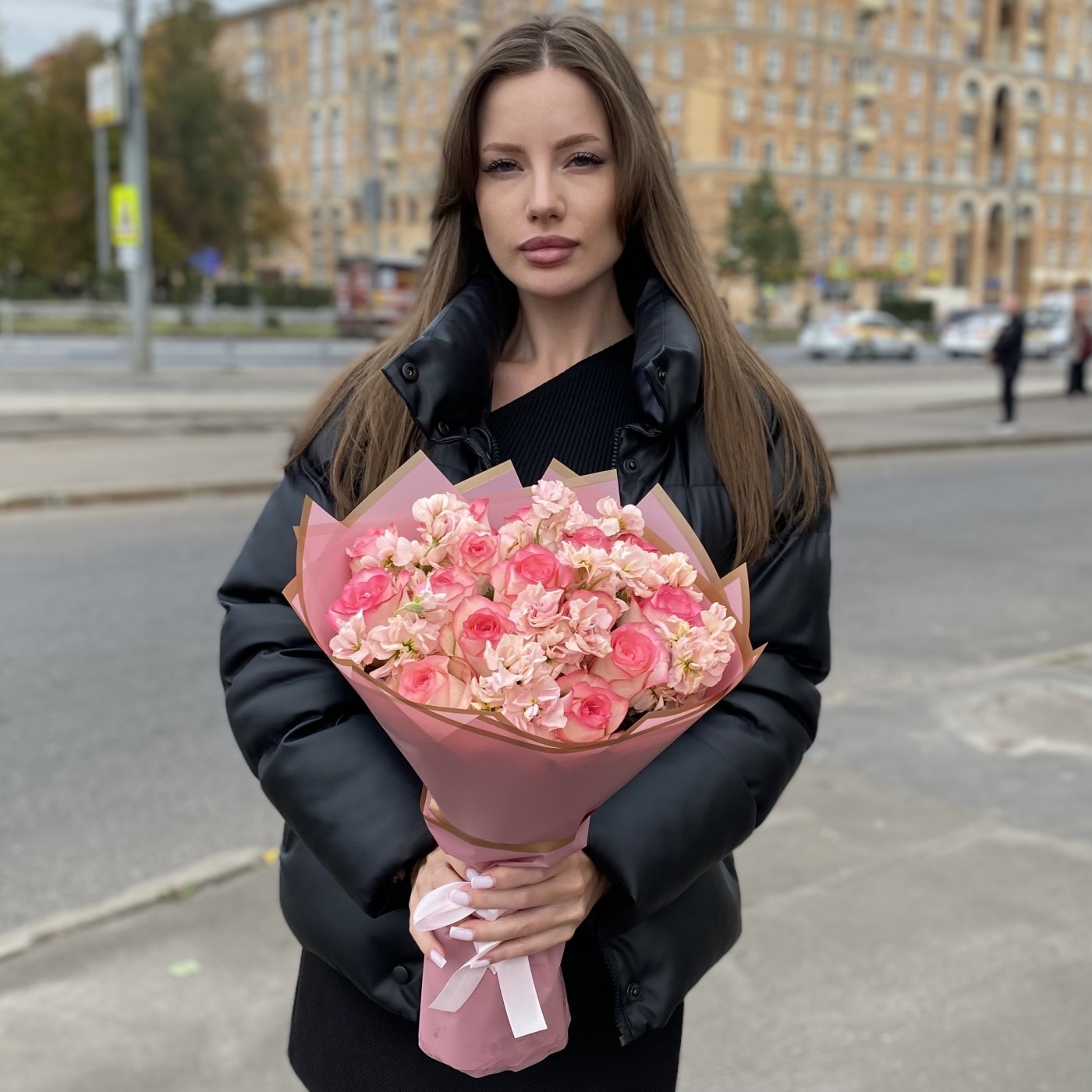 Букет с маттиолой и розами Романтическое утро